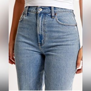 Abercrombie & Fitch Curve Love Ultra High Rise 90s Straight Jean